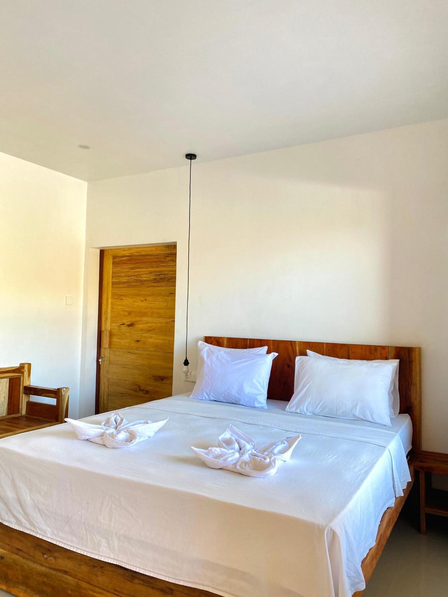 Sky Mountain Views Hotel Kuta  Kültér fotó