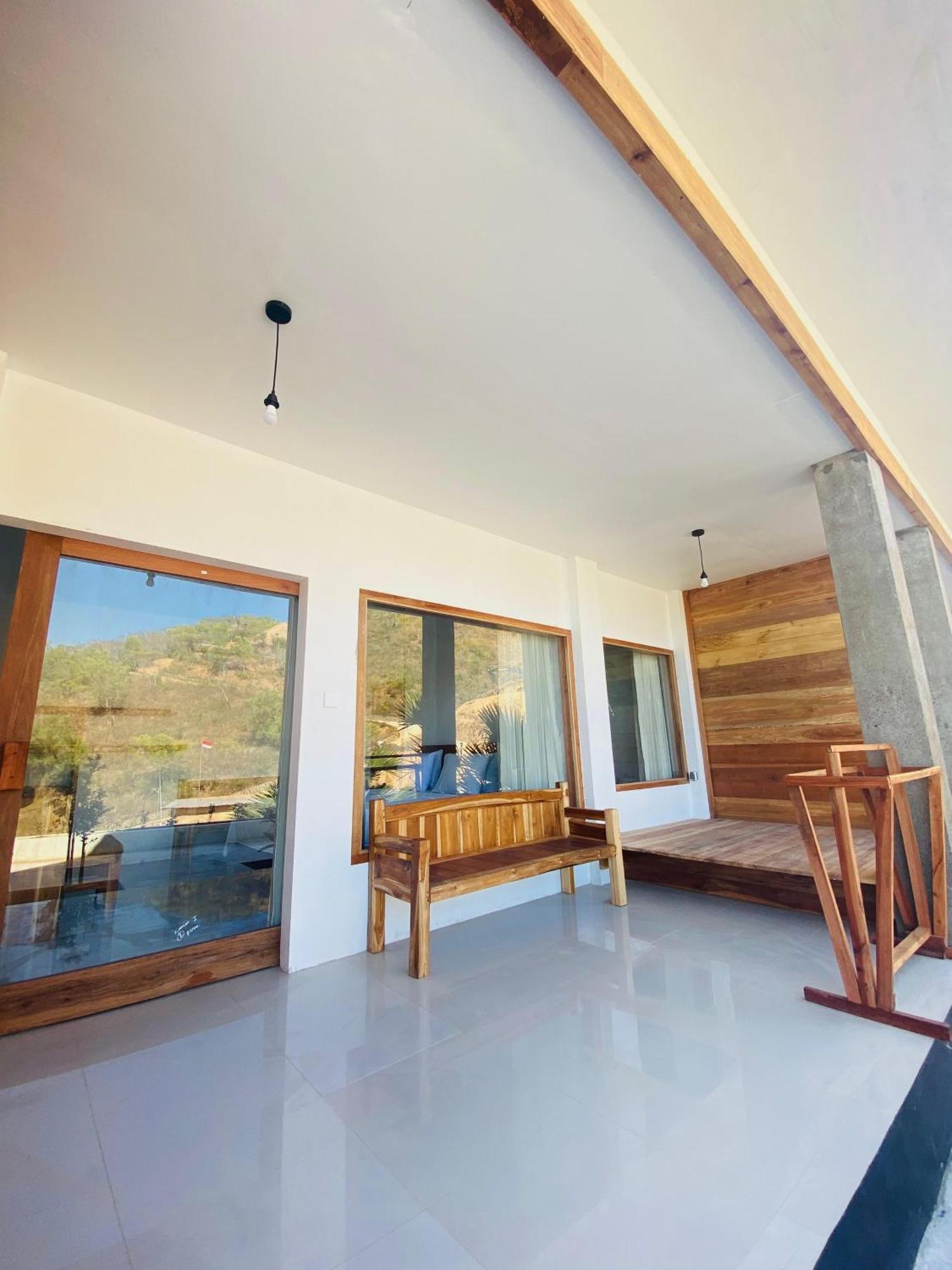 Sky Mountain Views Hotel Kuta  Kültér fotó