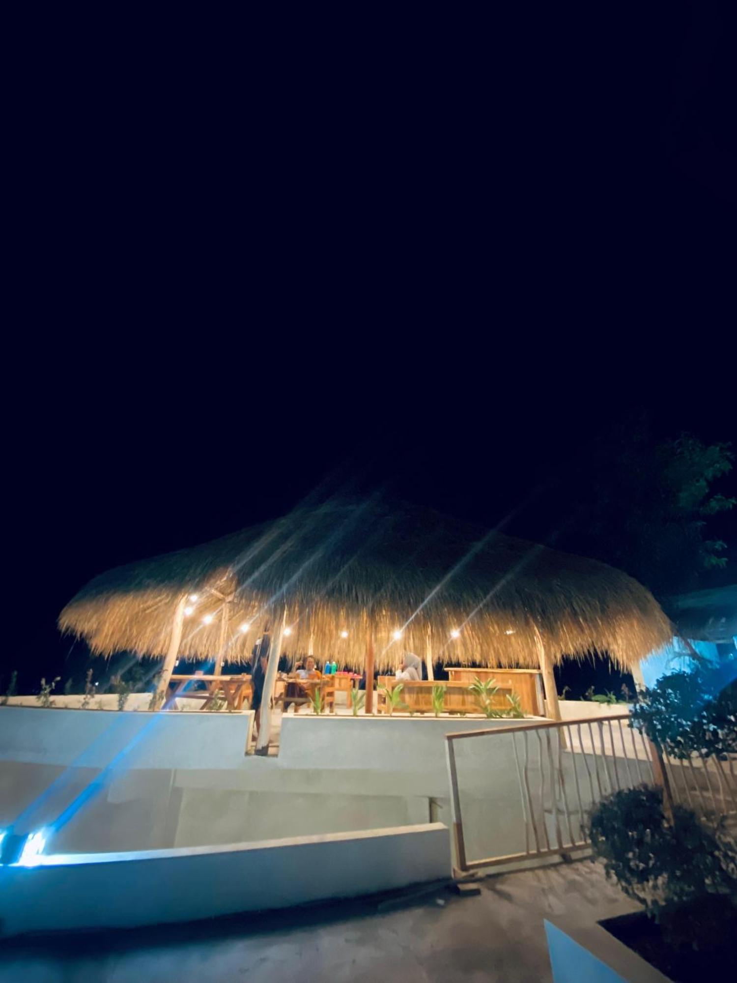 Sky Mountain Views Hotel Kuta  Kültér fotó