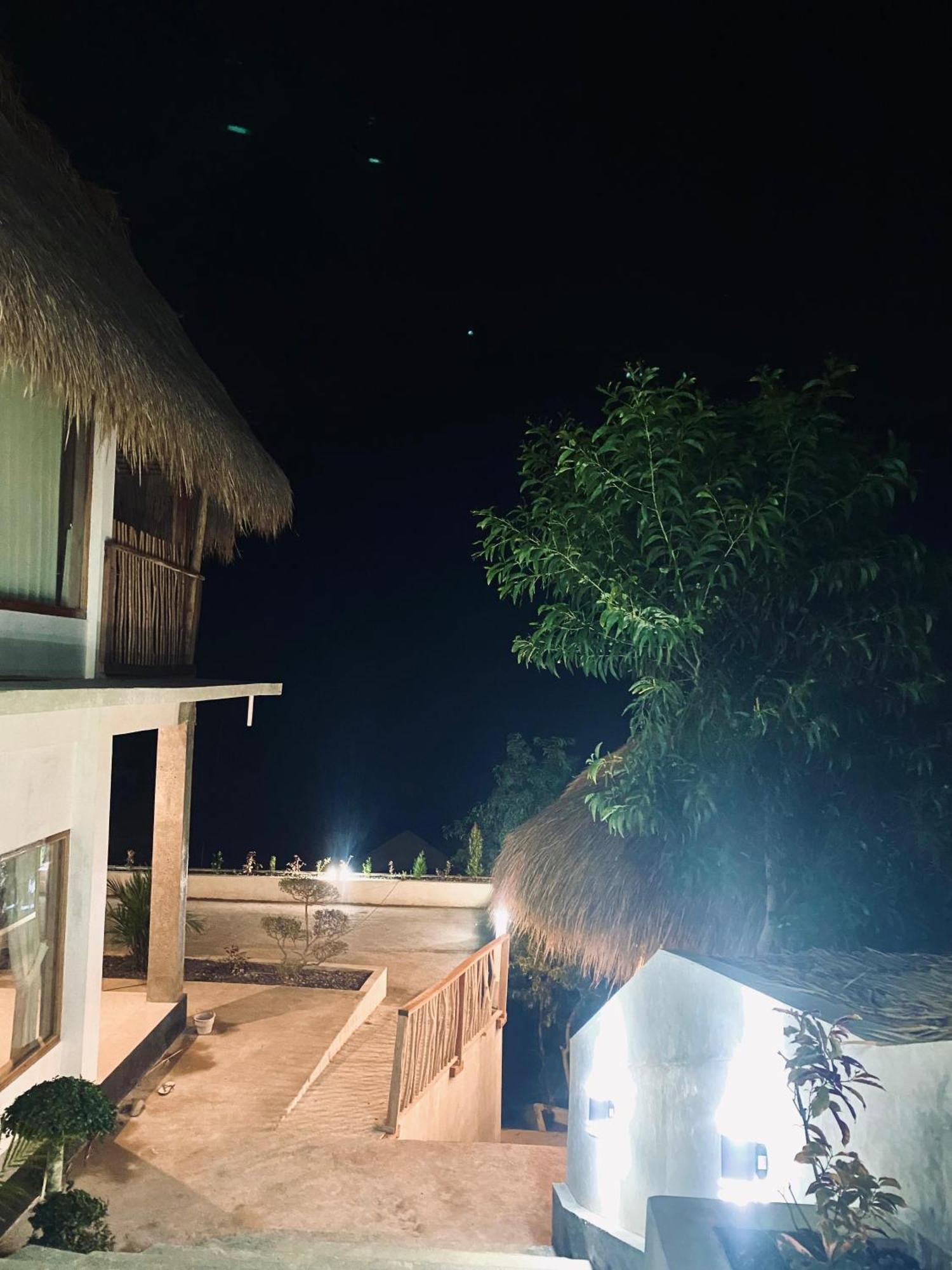 Sky Mountain Views Hotel Kuta  Kültér fotó