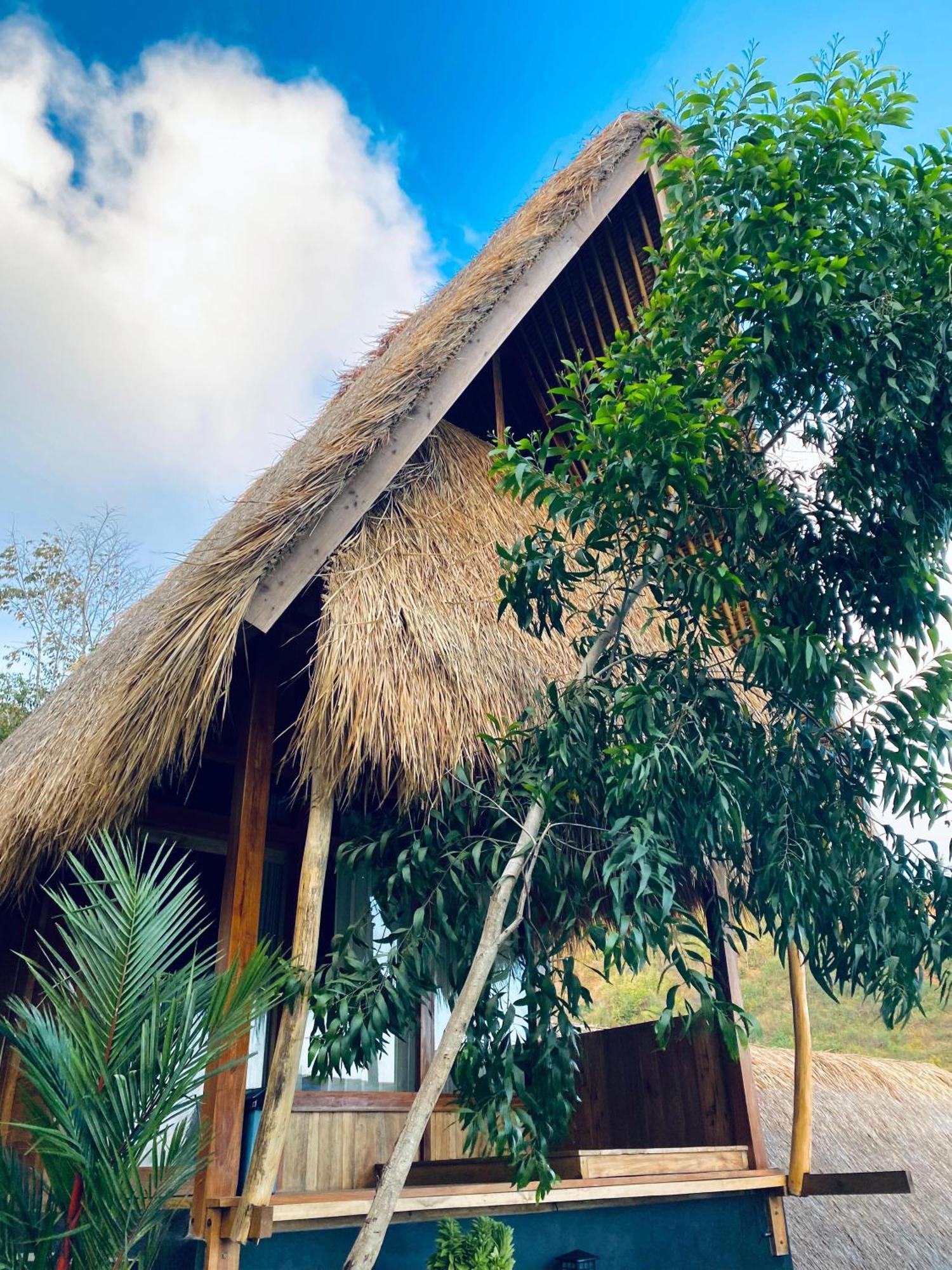 Sky Mountain Views Hotel Kuta  Kültér fotó