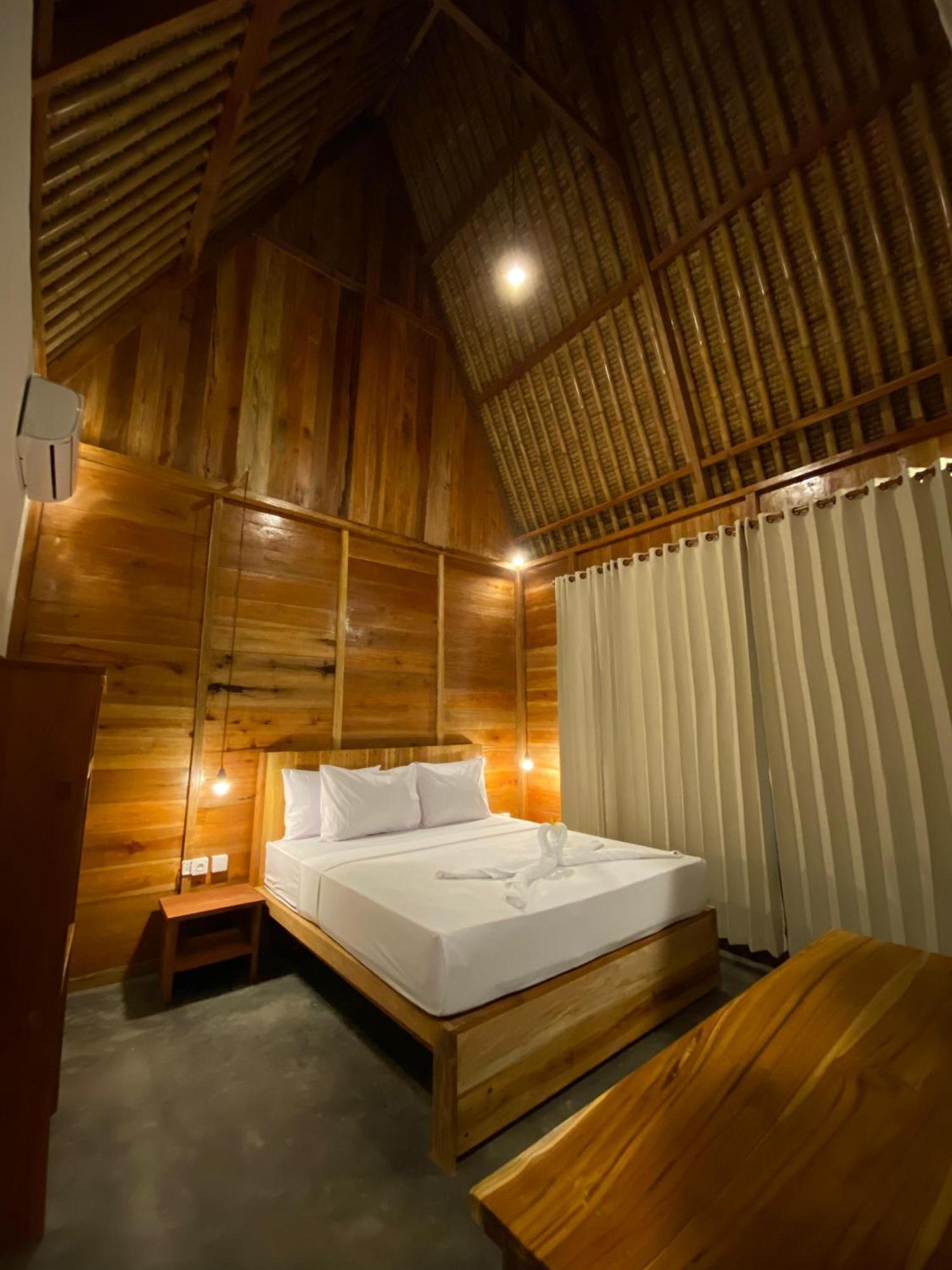 Sky Mountain Views Hotel Kuta  Kültér fotó